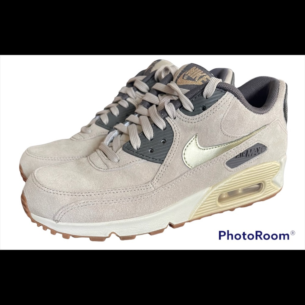 Nike women’s Air Max